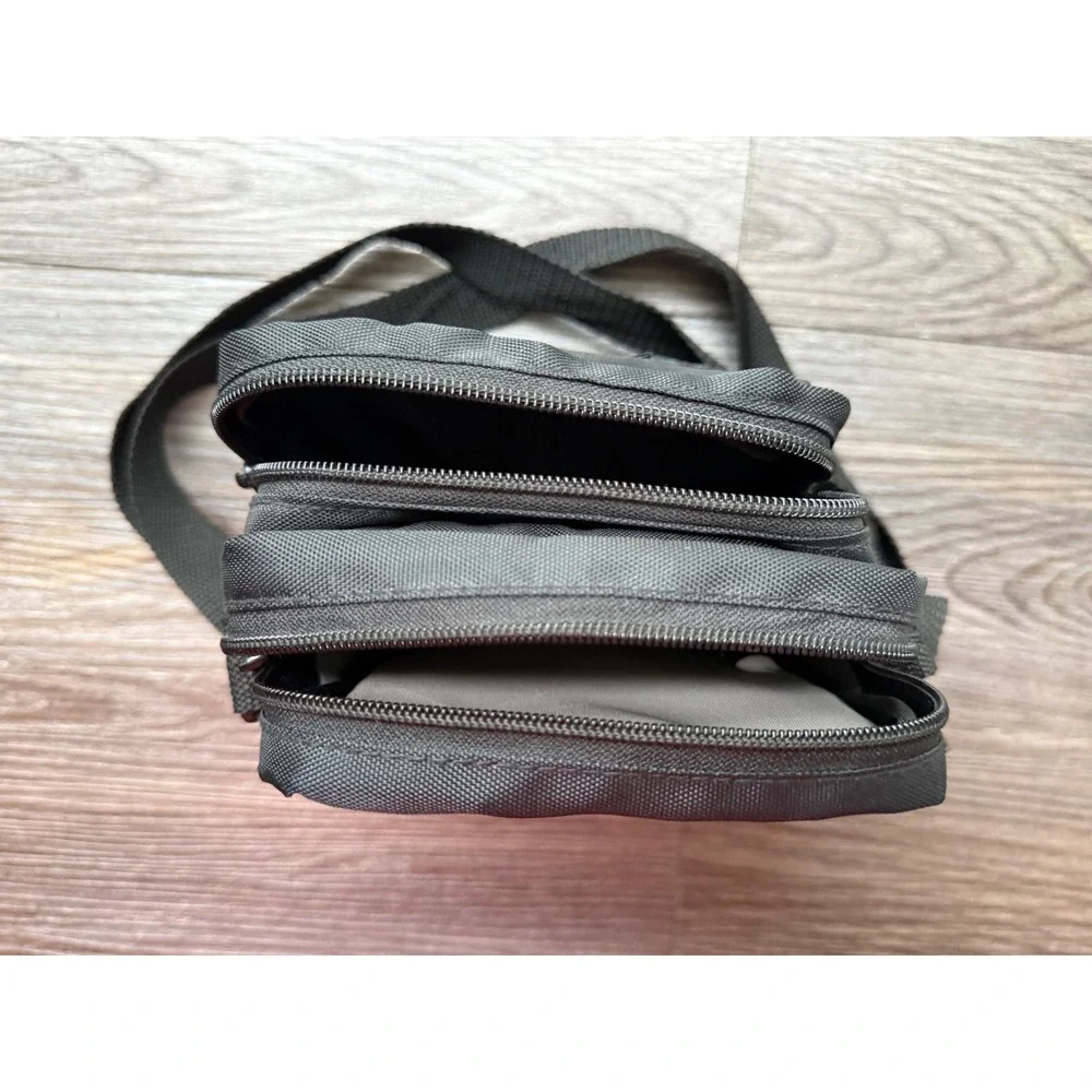 Vintage 1980s TEK black nylon camera bag/shoulder bag Y2K